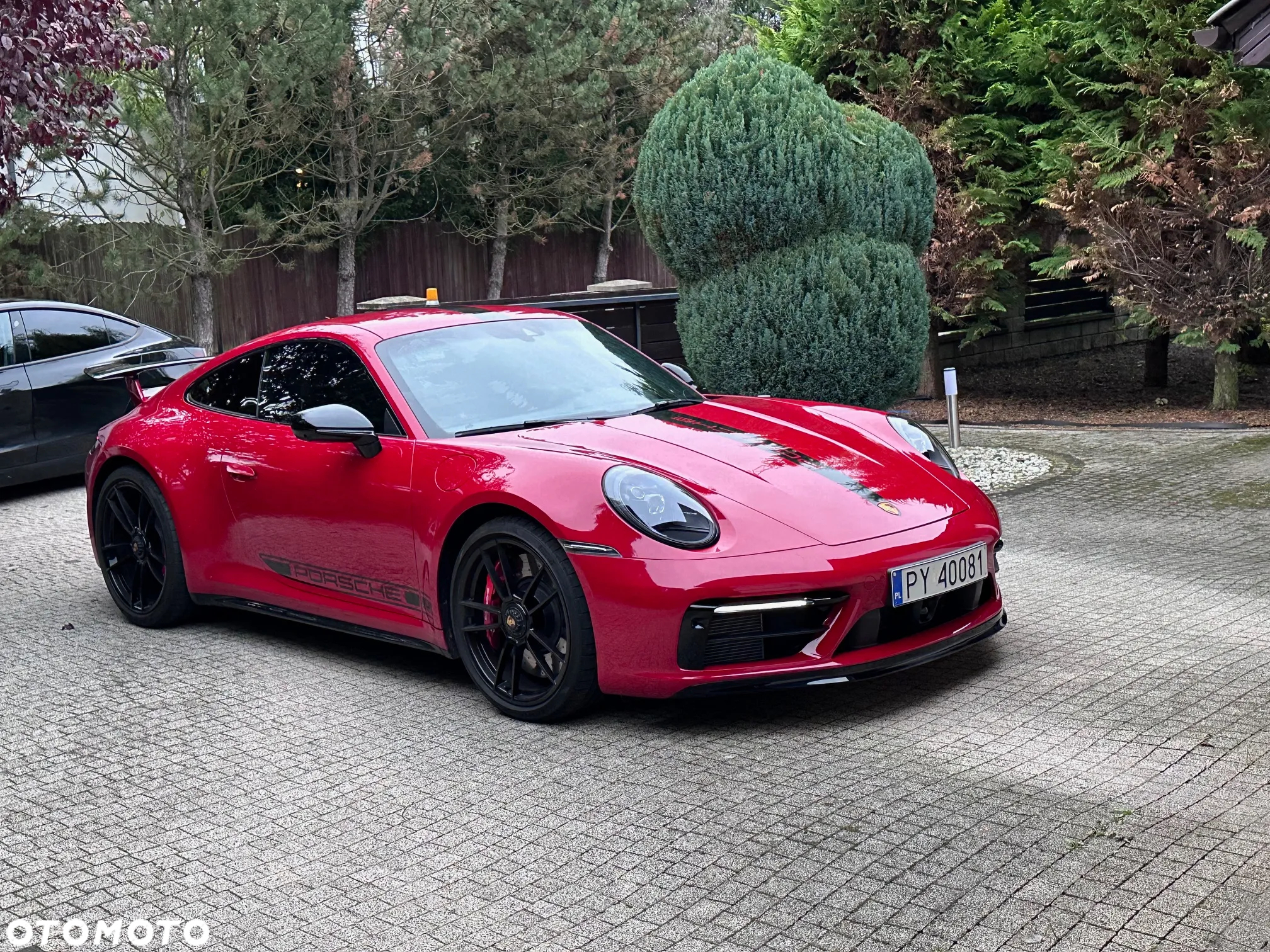 Porsche 911 Carrera GTS - 2