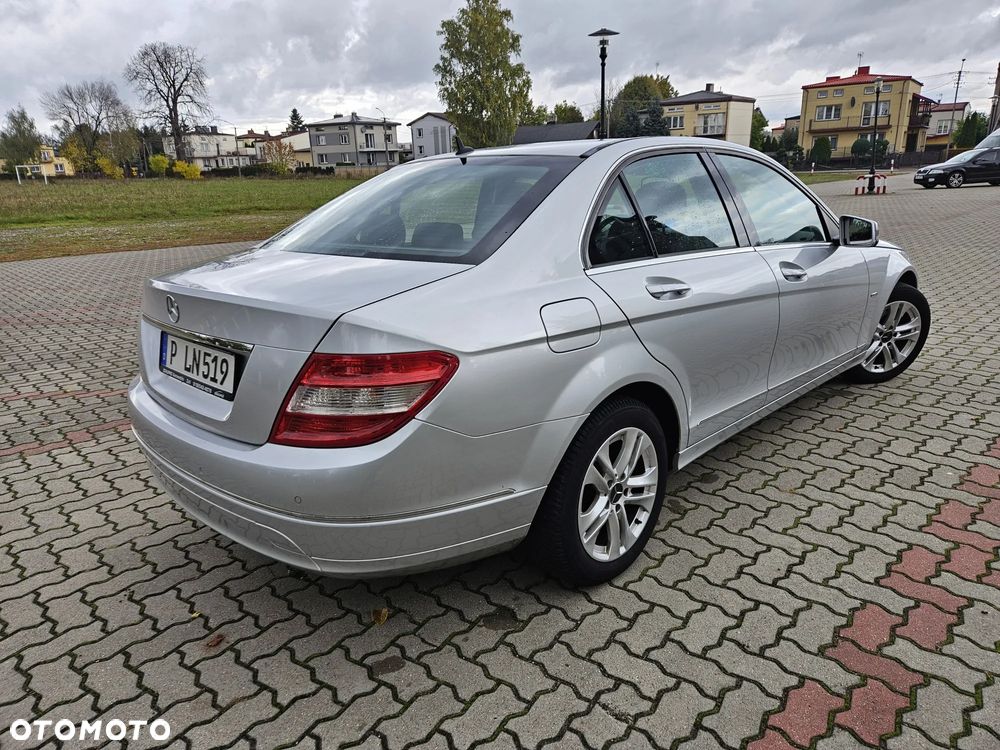 Mercedes-Benz Klasa C 180 K BlueEff Avantgarde - 4