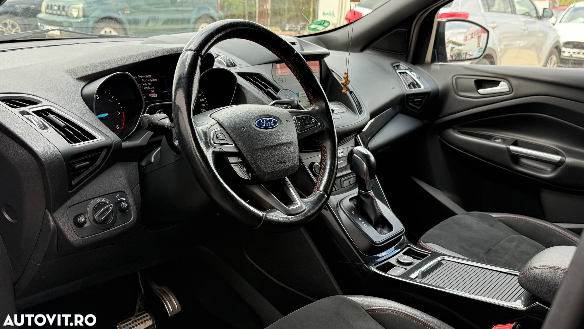 Ford Kuga 2.0 TDCi 4WD Powershift ST-Line - 14