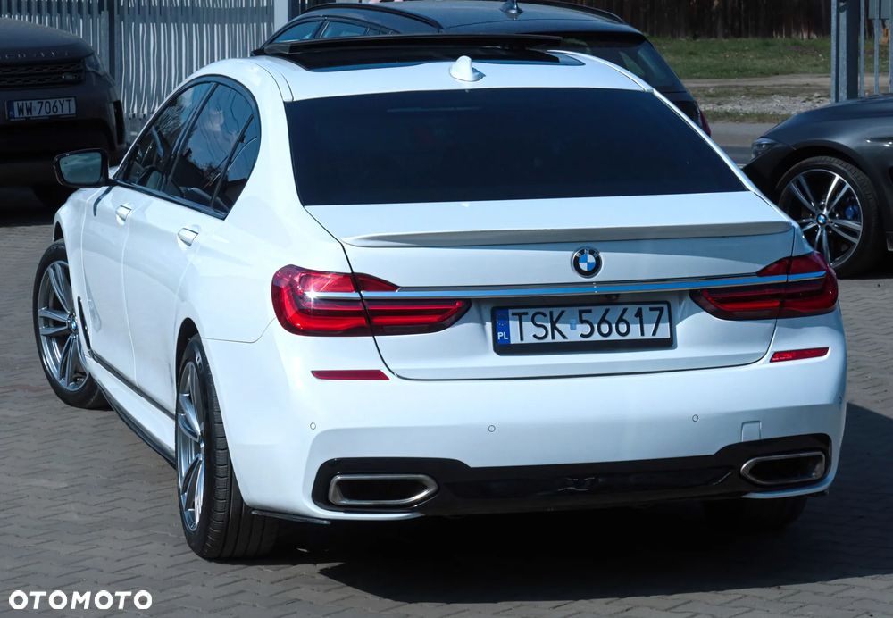 BMW Seria 7 750Li xDrive - 34