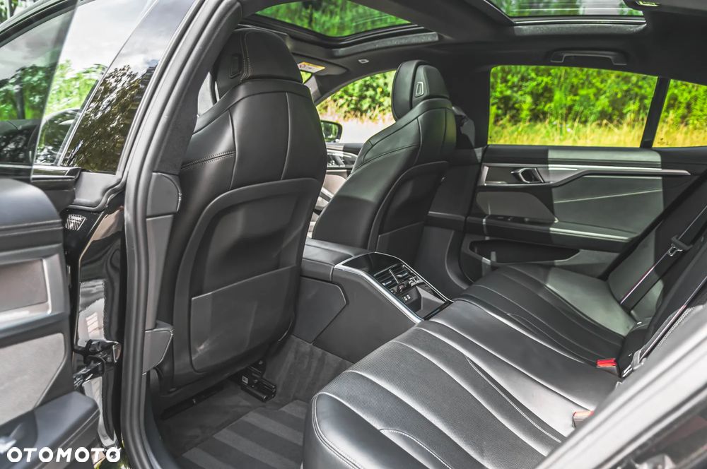 BMW Seria 8 840i - 13