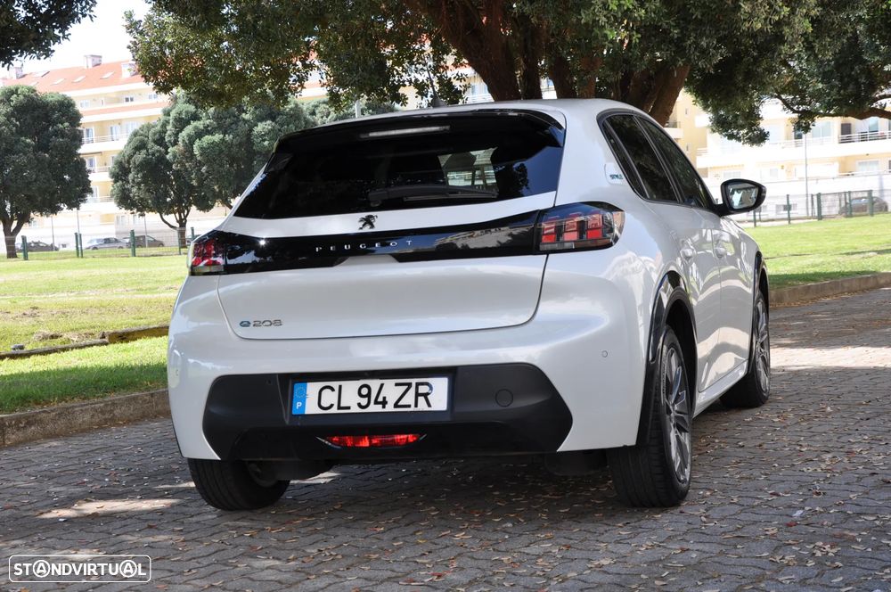 Peugeot e-208 E-Style - 13