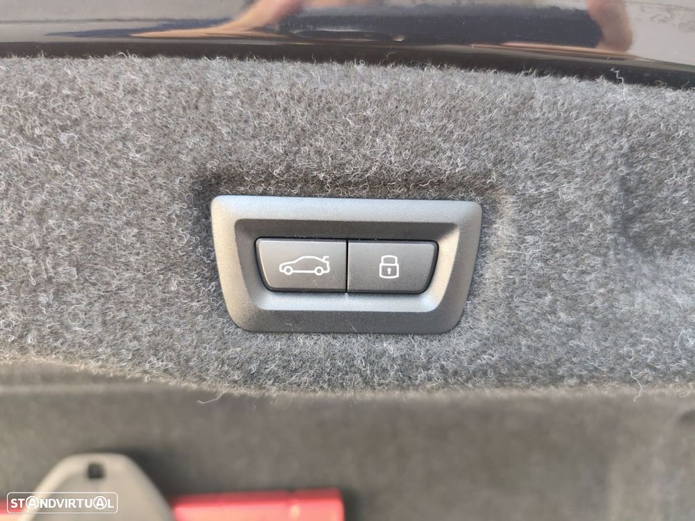 BMW 530 e Pack Desportivo M - 38