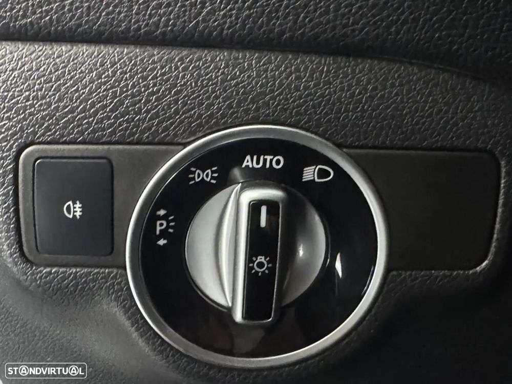Mercedes-Benz GLA 180 - 33