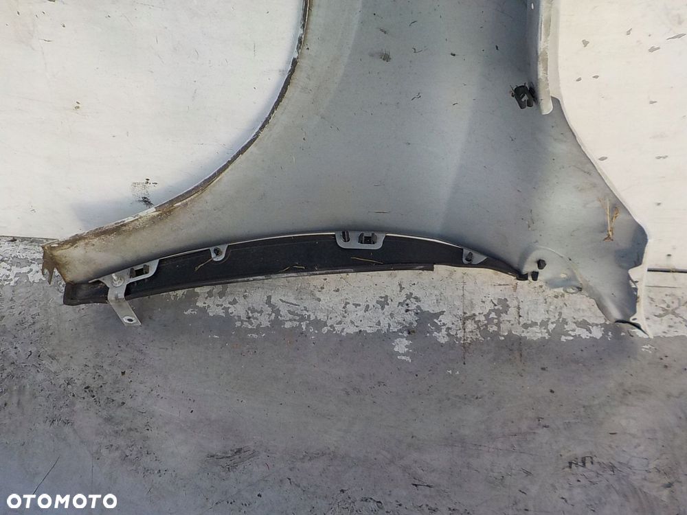 28 RENAULT MEGANE III BŁOTNIK PRAWY PRZÓD PRZEDNI - 3