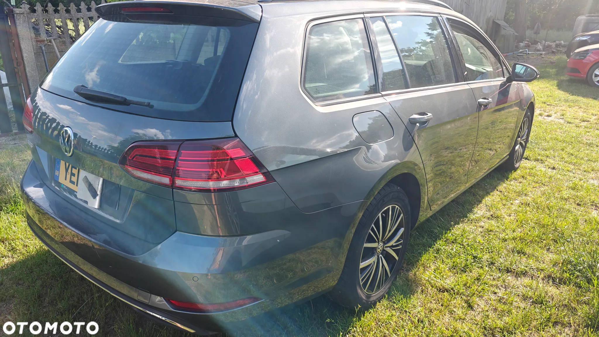 Volkswagen Golf - 5