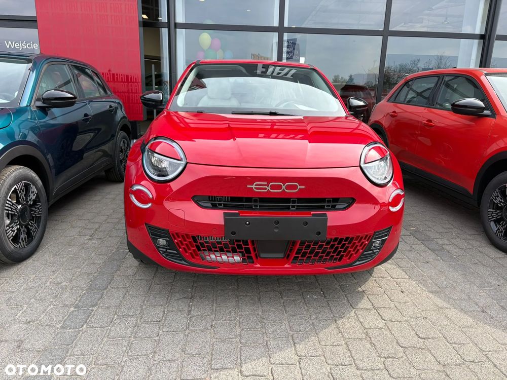 Fiat 600 1.2 Turbo Icon eDCT - 2