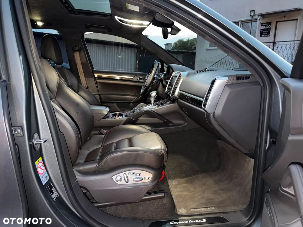 Porsche Cayenne Turbo S - 20