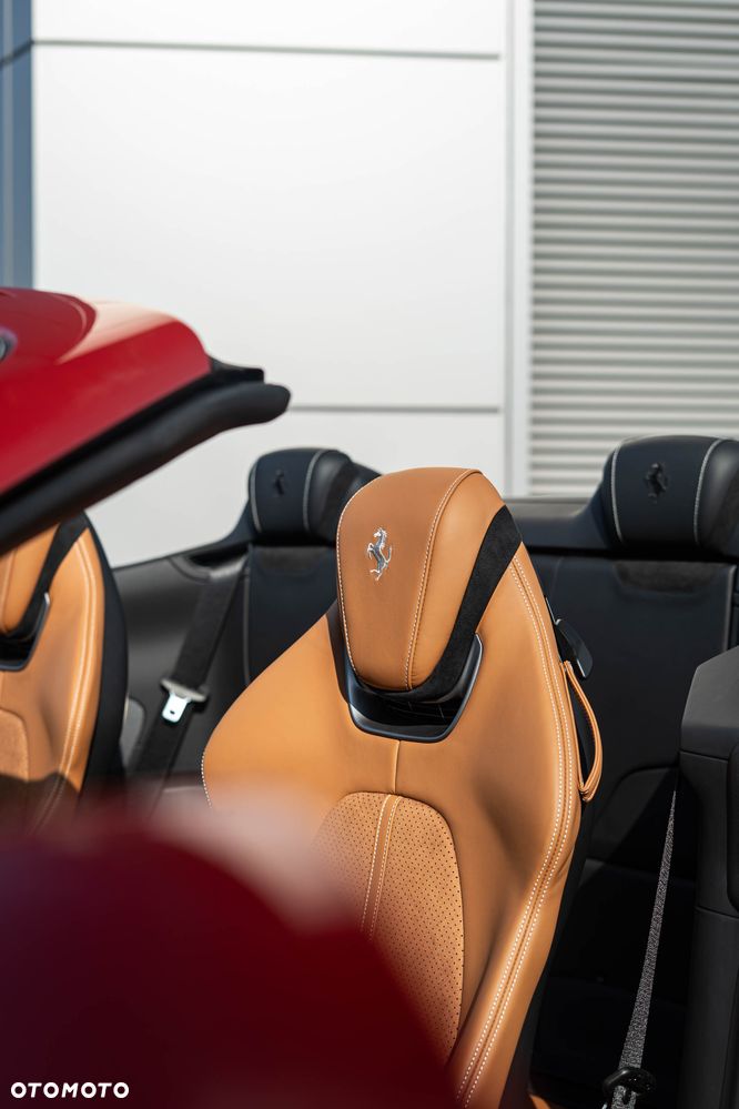 Ferrari Roma Spider - 18