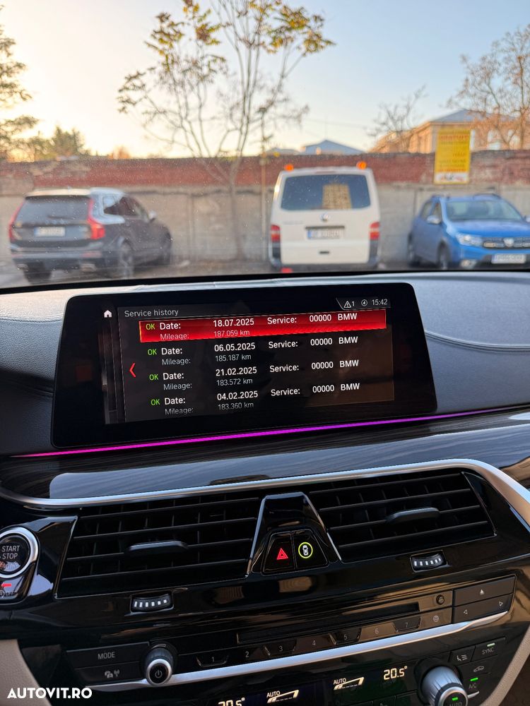 BMW Seria 5 520i AT - 11