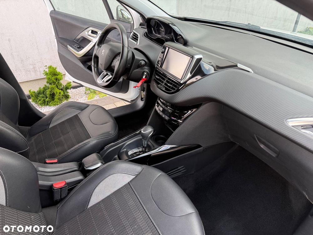 Peugeot 2008 PureTech 110 Stop&Start EAT6 Allure - 7