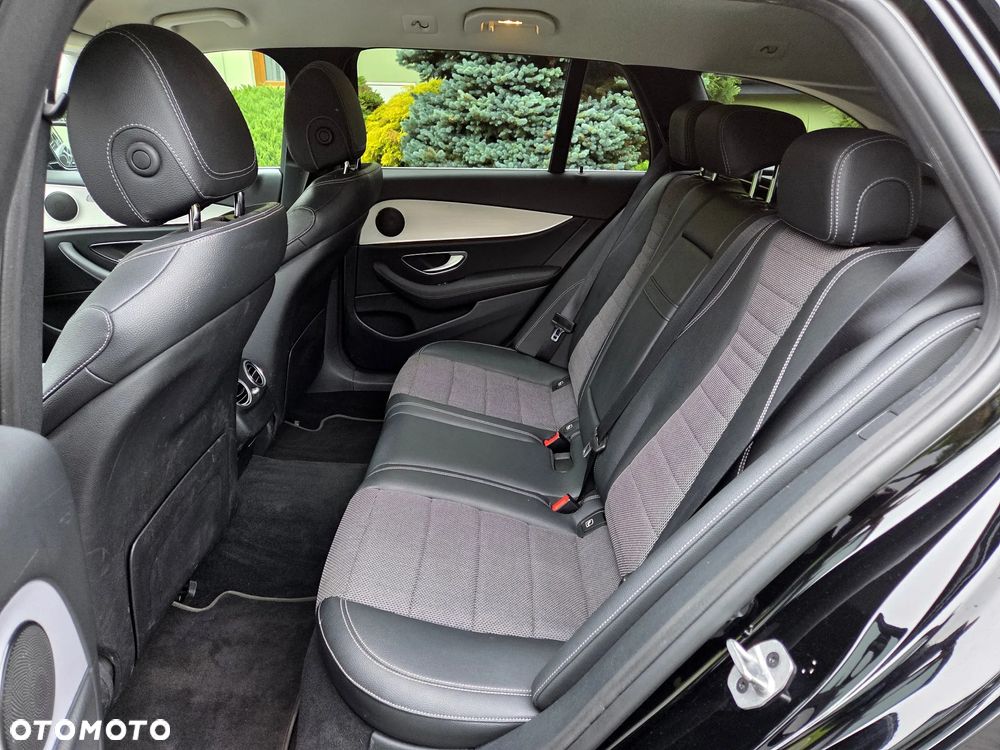 Mercedes-Benz Klasa E 220 d 9G-TRONIC AMG Line - 27