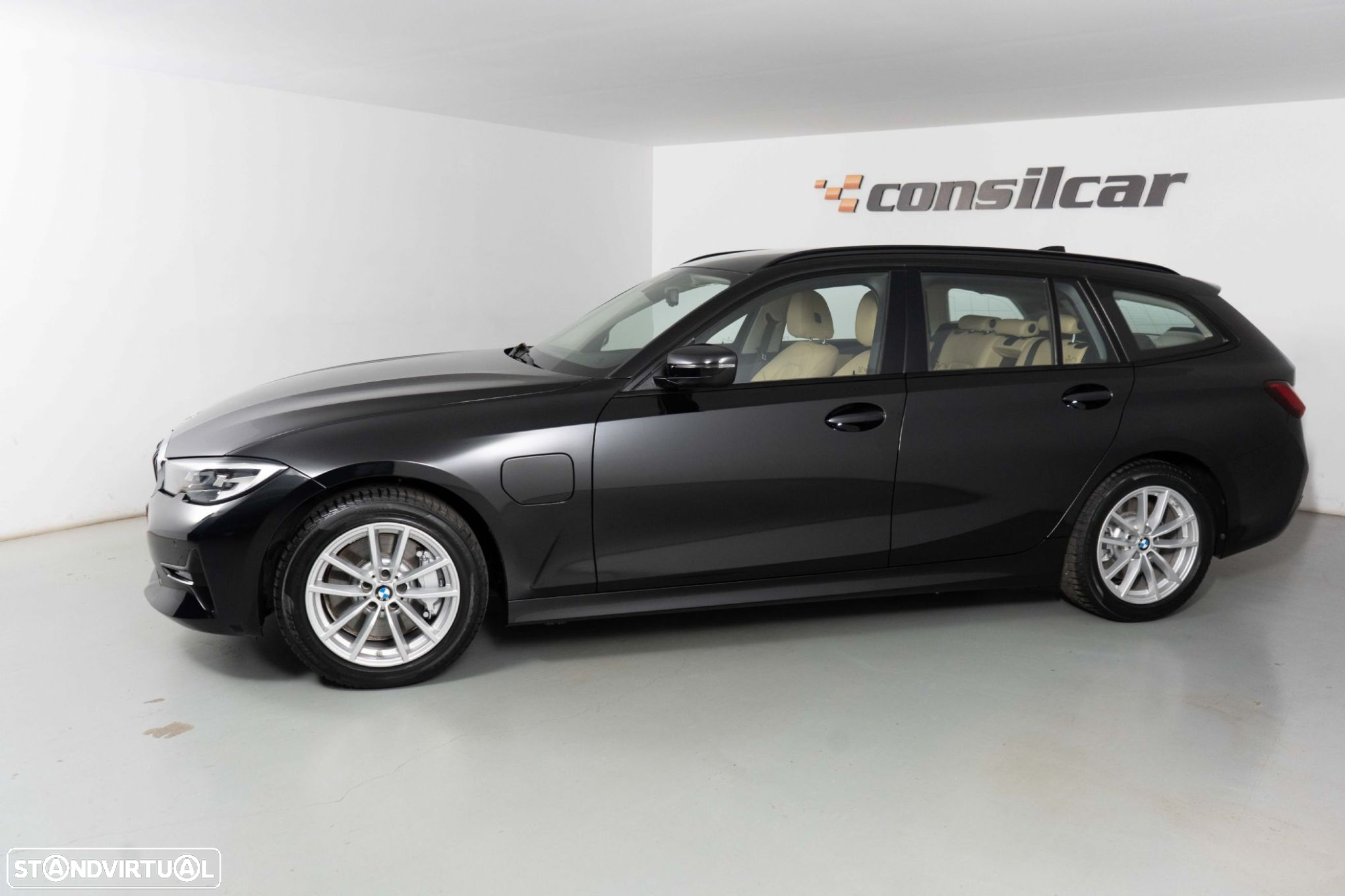 BMW 330 e Touring Line Luxury Auto - 6