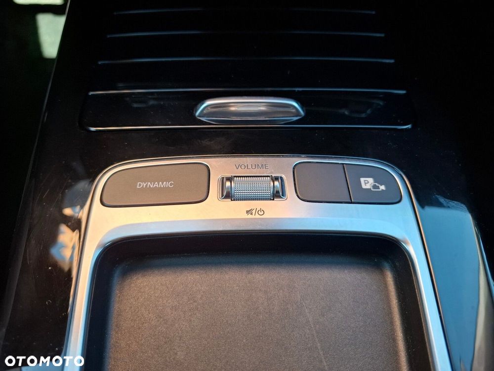 Mercedes-Benz CLA - 13