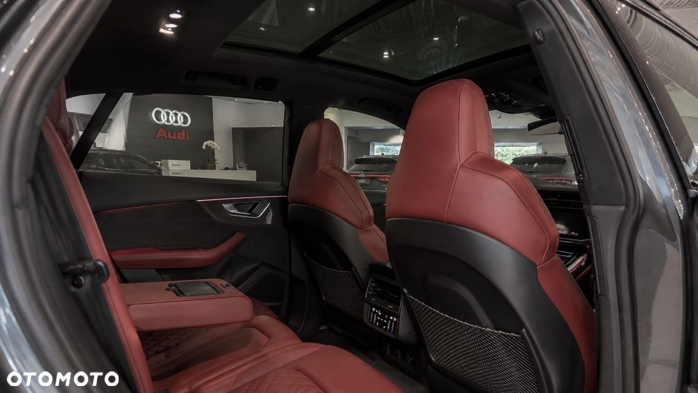 Audi SQ8 - 8