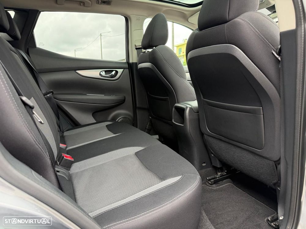 Nissan Qashqai 1.5 dCi N-Connecta J18 - 15