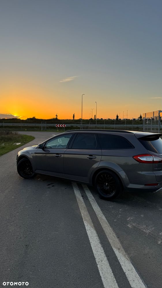 Ford Mondeo 2.0 TDCI Champions Edition - 4