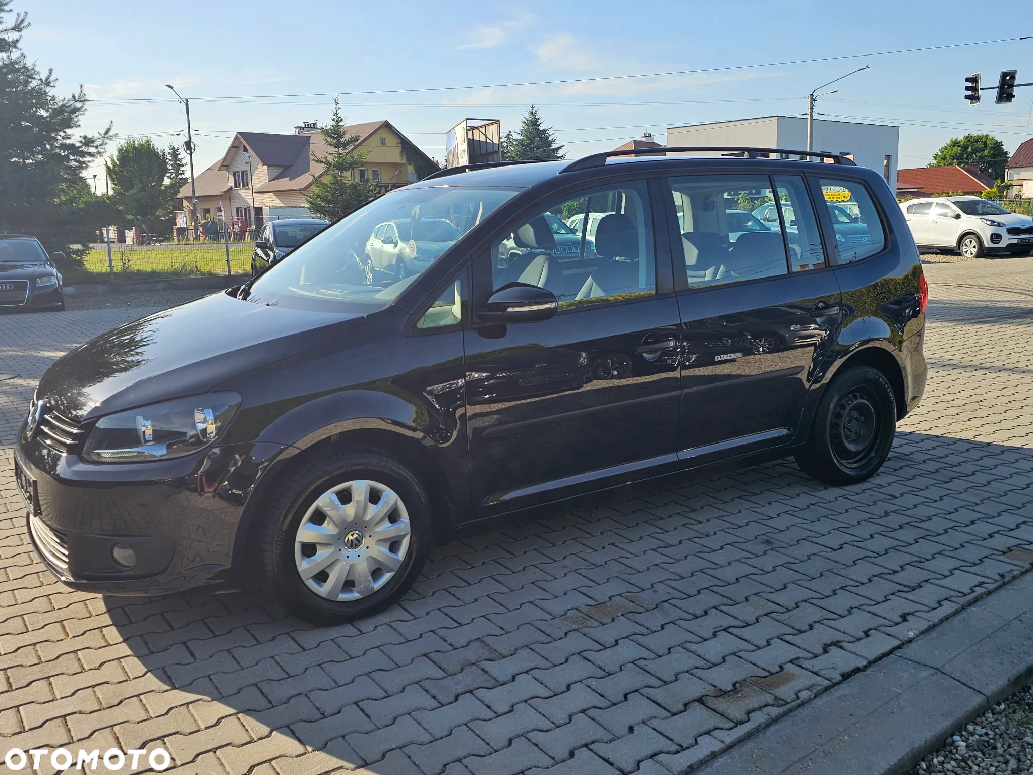 Volkswagen Touran 1.6 TDI DPF BlueMotion Technology Trendline - 4