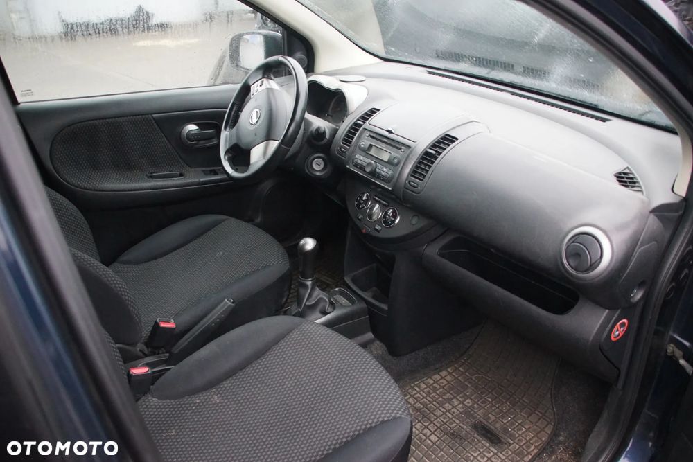 Auto na części - Nissan Note I E11 1.4 16V 88 KM CR14DE JH3103 BW9 2006R Silnik Skrzynia Drzwi Maska Klapa Zderzak Błotnik Szyba Lusterko Lampa Deska Kokpit Sterownik Moduł Czujnik Licznik Kierownica Panel - 12