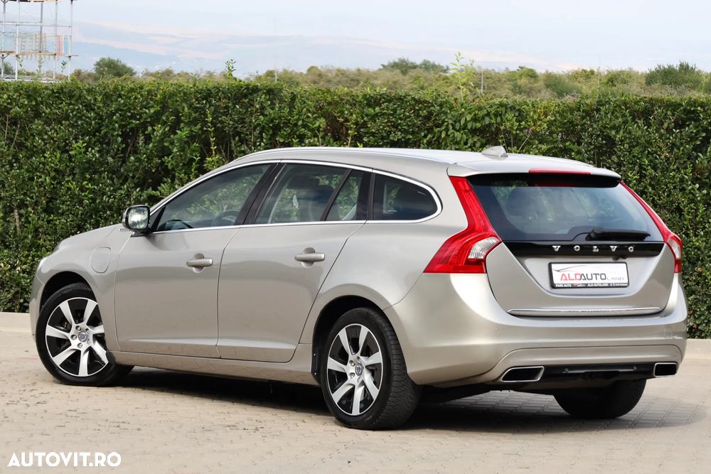 Volvo V60 D6 Plug-In-Hybrid AWD Geartronic Momentum - 5