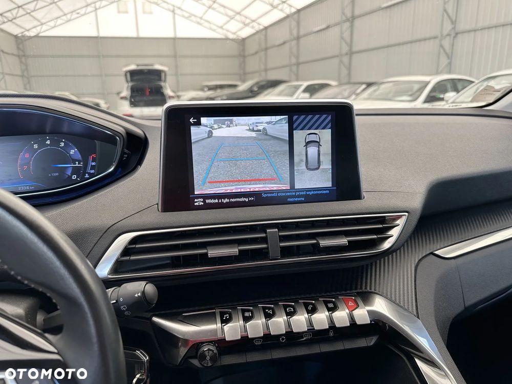 Peugeot 3008 1.2 PureTech Allure S&S - 9