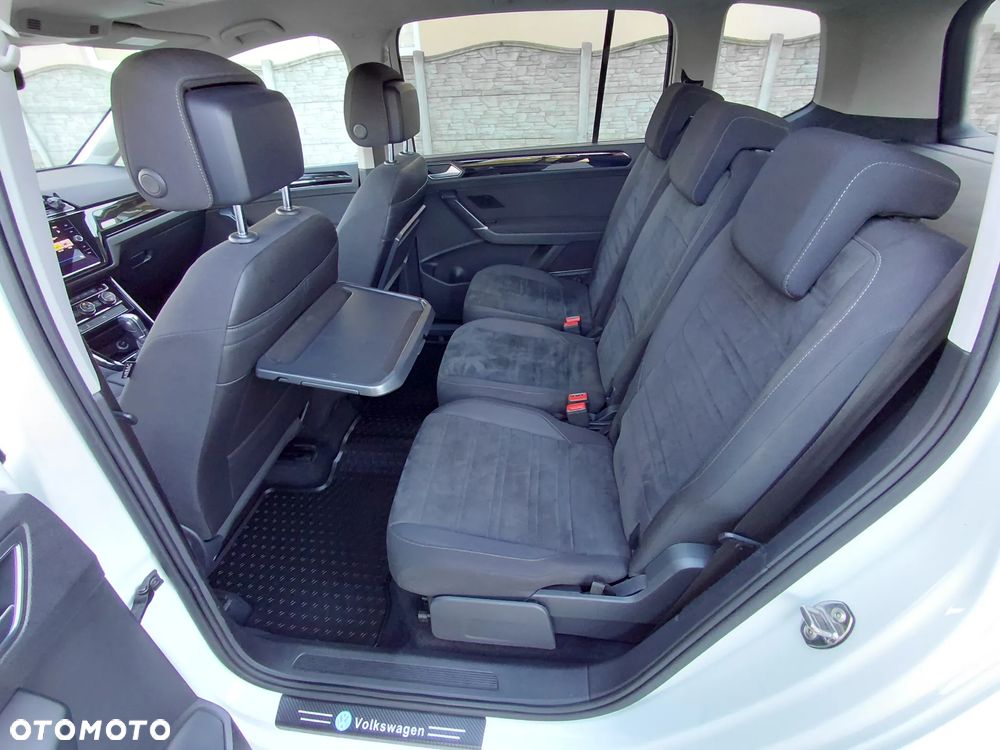 Volkswagen Touran - 32
