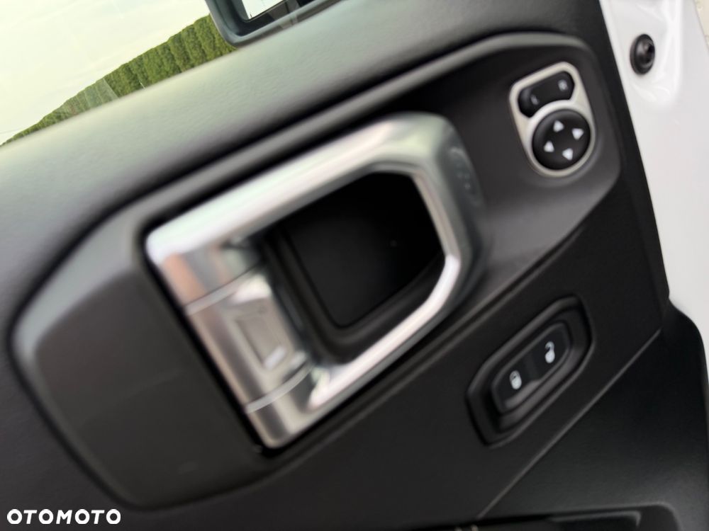 Jeep Wrangler Unlimited GME 2.0 Turbo Sahara - 36