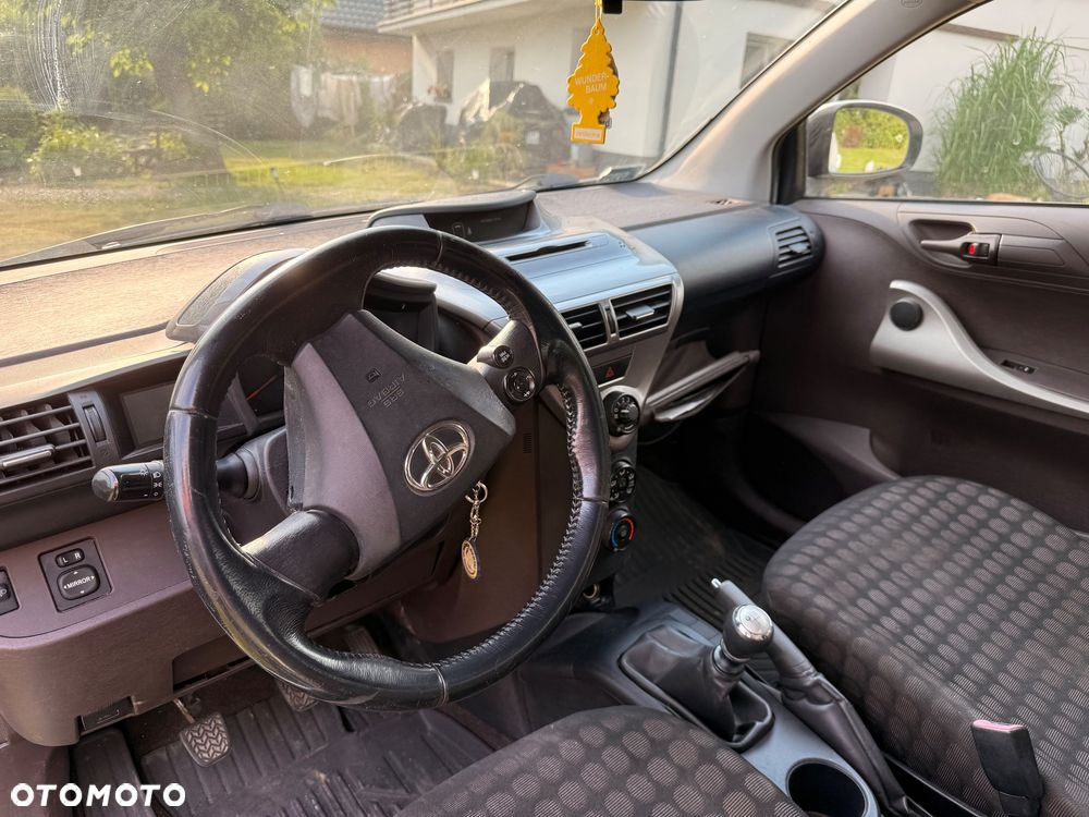 Toyota iQ 1.4 D-4D - 11