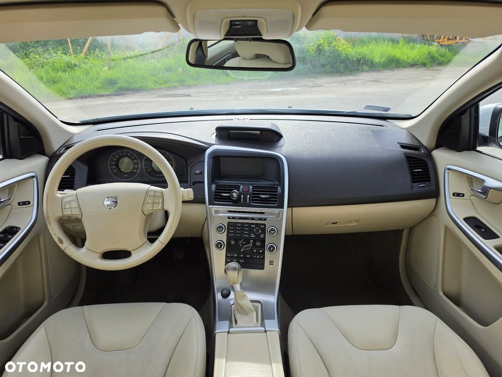 Volvo XC 60 D5 AWD - 9