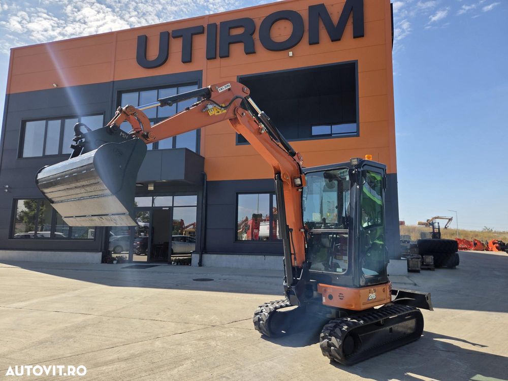 Hitachi ZX26U-6, 2024, 939 ore, Masa operationala 2,74tone, CUPLA RAPIDA mecanica+cupa ingusta+cupa lata+cupa taluz neinclinabila, LAMA NIVELARE, inst picon pe brate, fara aer conditionat, latime 1,2m, ridica 1,6 tone, JAPONIA, leasing-PROMOTIE 31.900Eur+Tva - 7