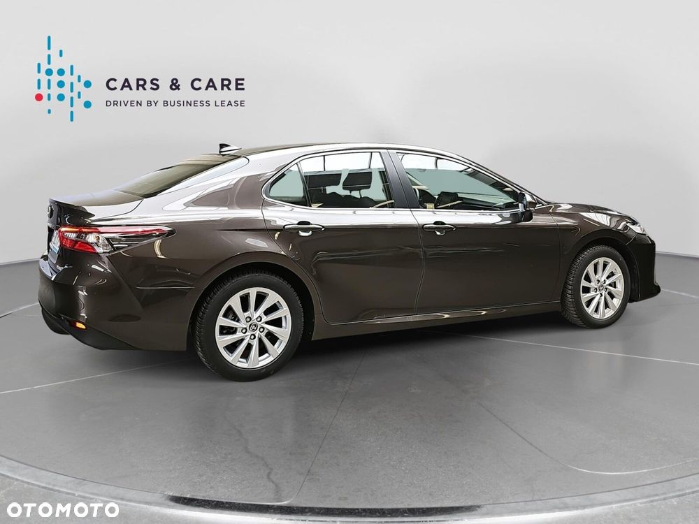 Toyota Camry 2.5 Hybrid Comfort CVT - 24