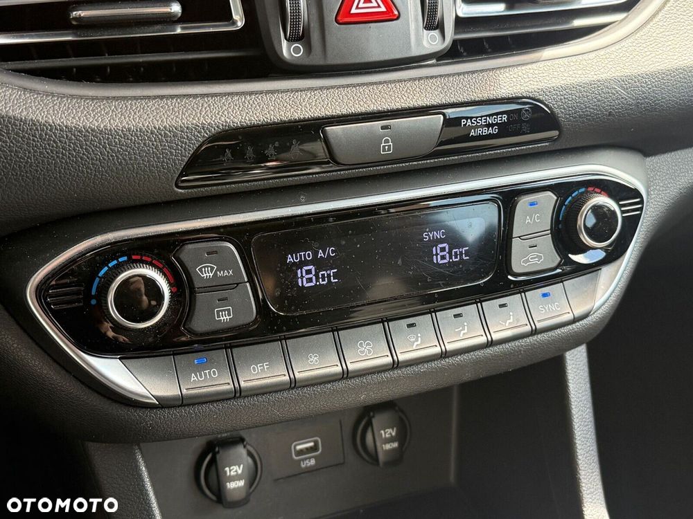 Hyundai i30 1.5 DPI Smart - 24