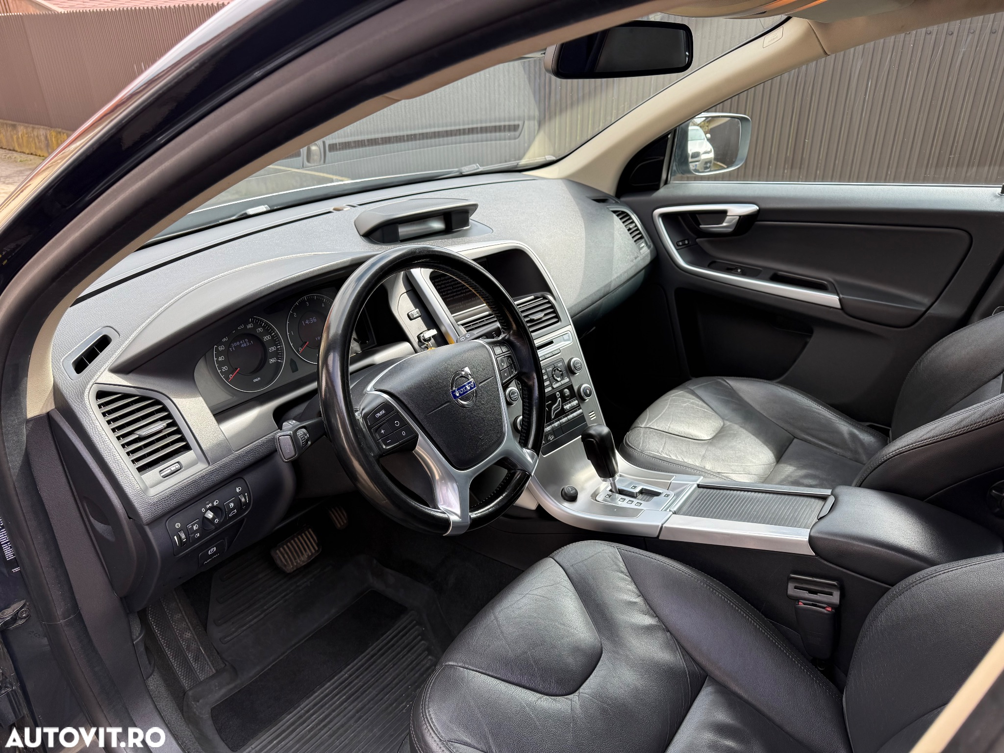 Volvo XC 60 2.4D AWD Aut. Momentum - 11