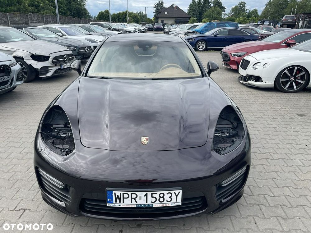 Porsche Panamera GTS PDK - 11