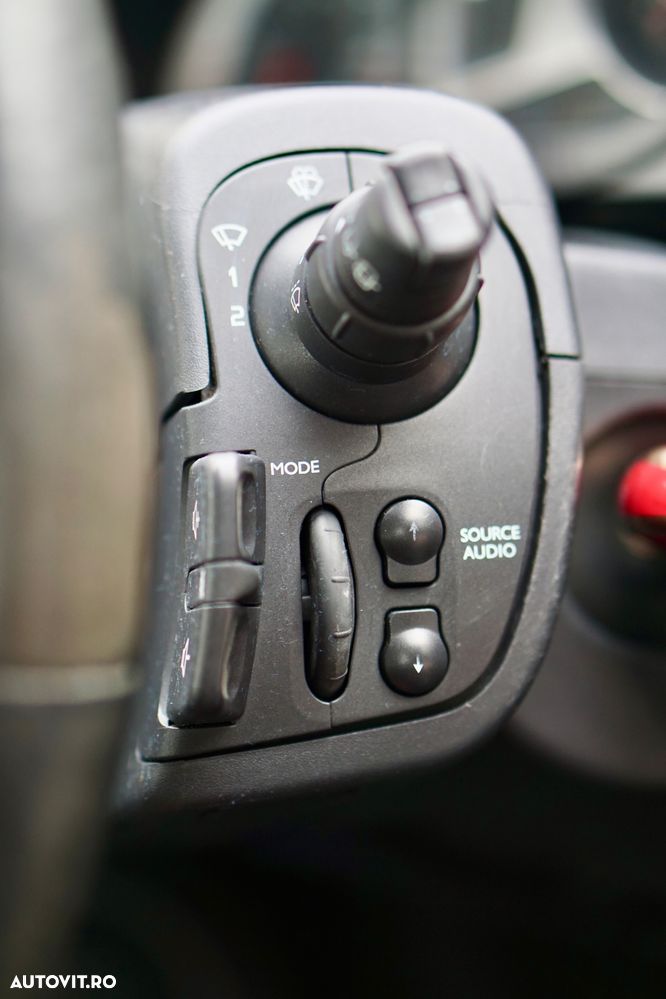 Renault Clio III 1.2 Authentique - 12