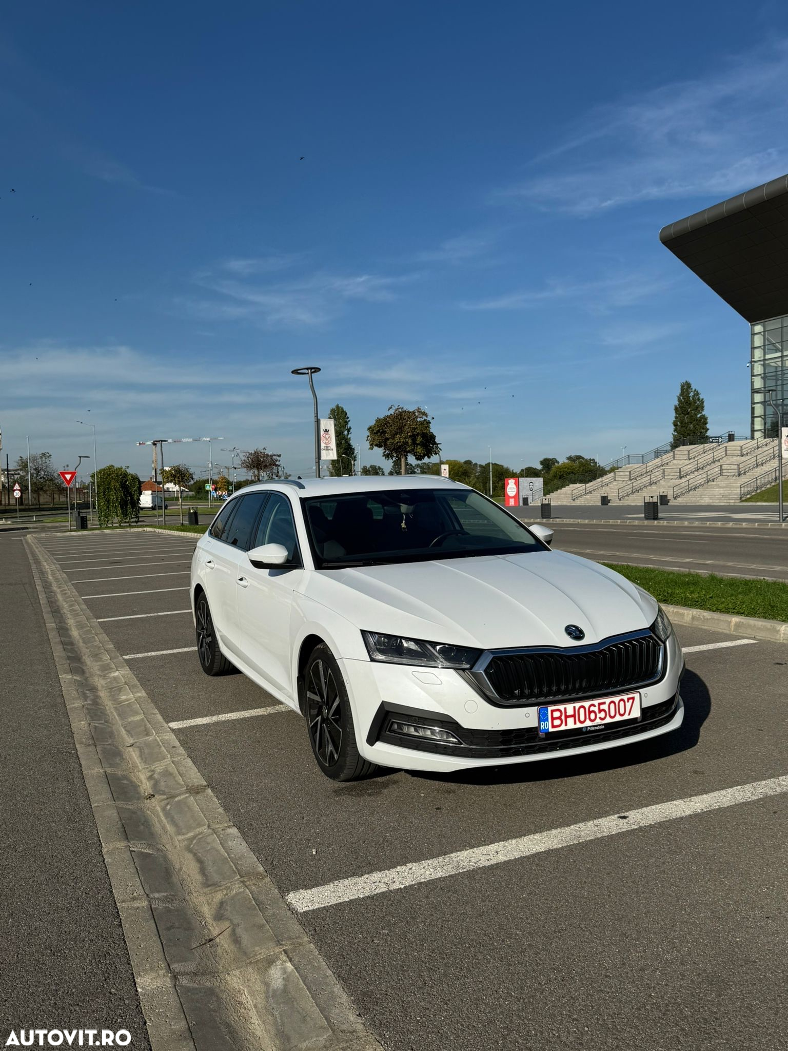 Skoda Octavia Combi 2.0 TDI DSG Edition Plus - 10