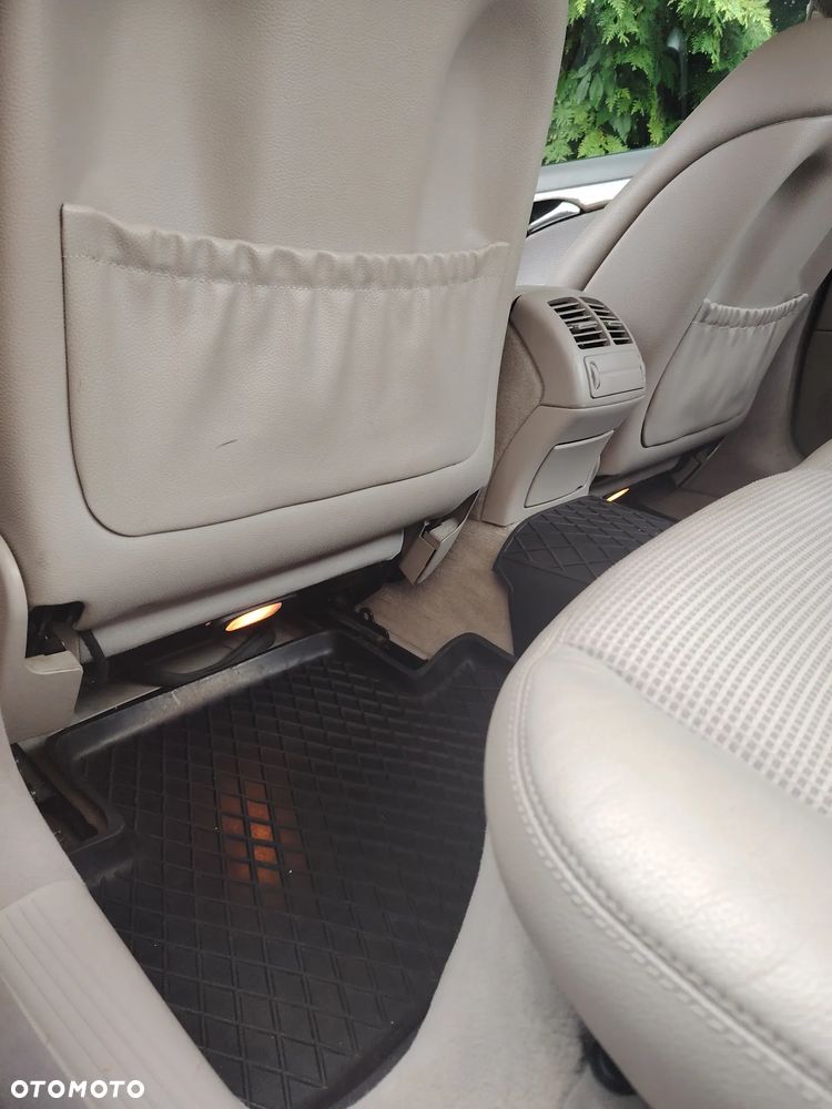 Mercedes-Benz Klasa E 220 CDI Automatik Avantgarde DPF - 16