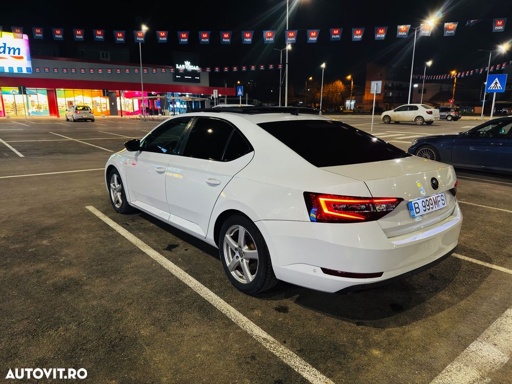 Skoda Superb 2.0 TDI DSG Laurin & Klement - 8