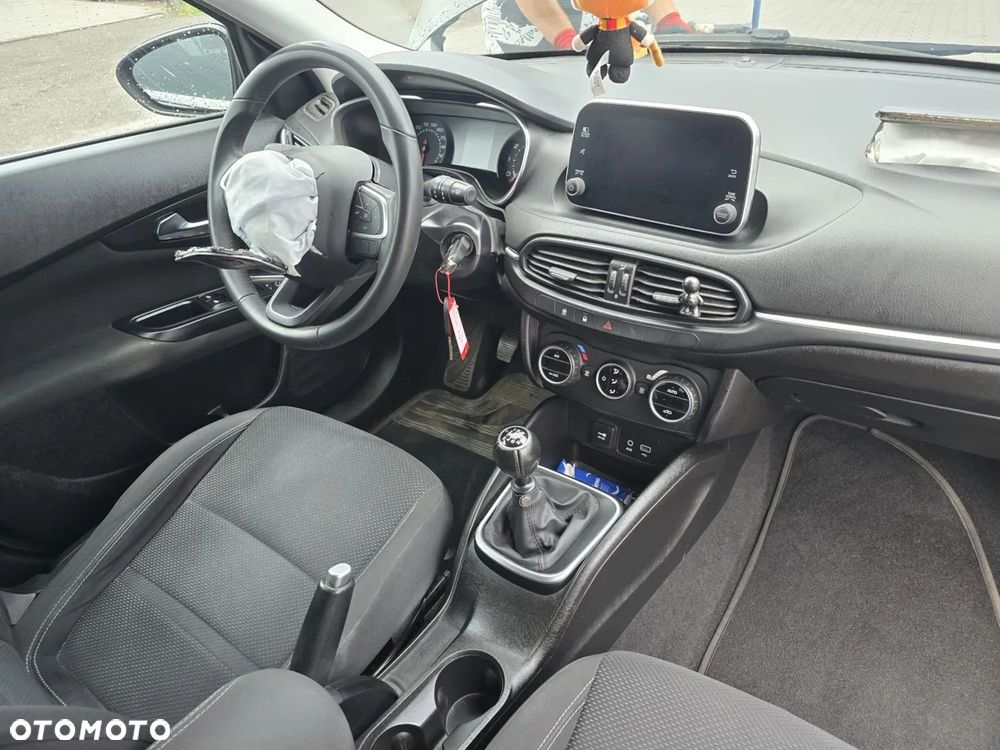 Fiat Tipo 1.4 16v Lounge EU6d - 14
