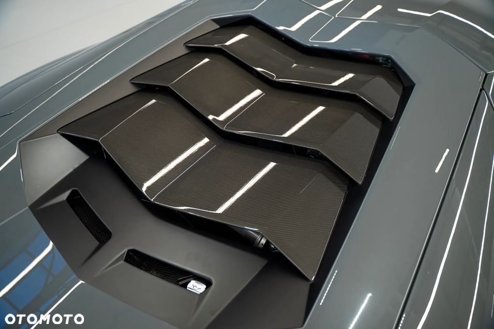 Lamborghini Aventador LP 700-4 - 8
