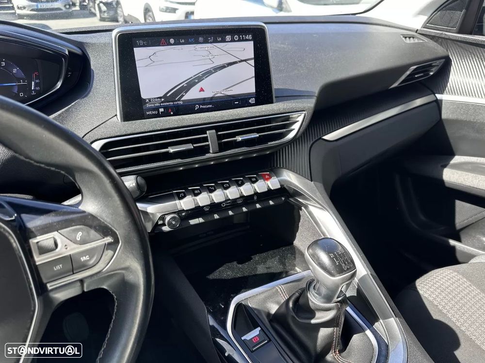 Peugeot 3008 1.2 PureTech Allure Pack - 17