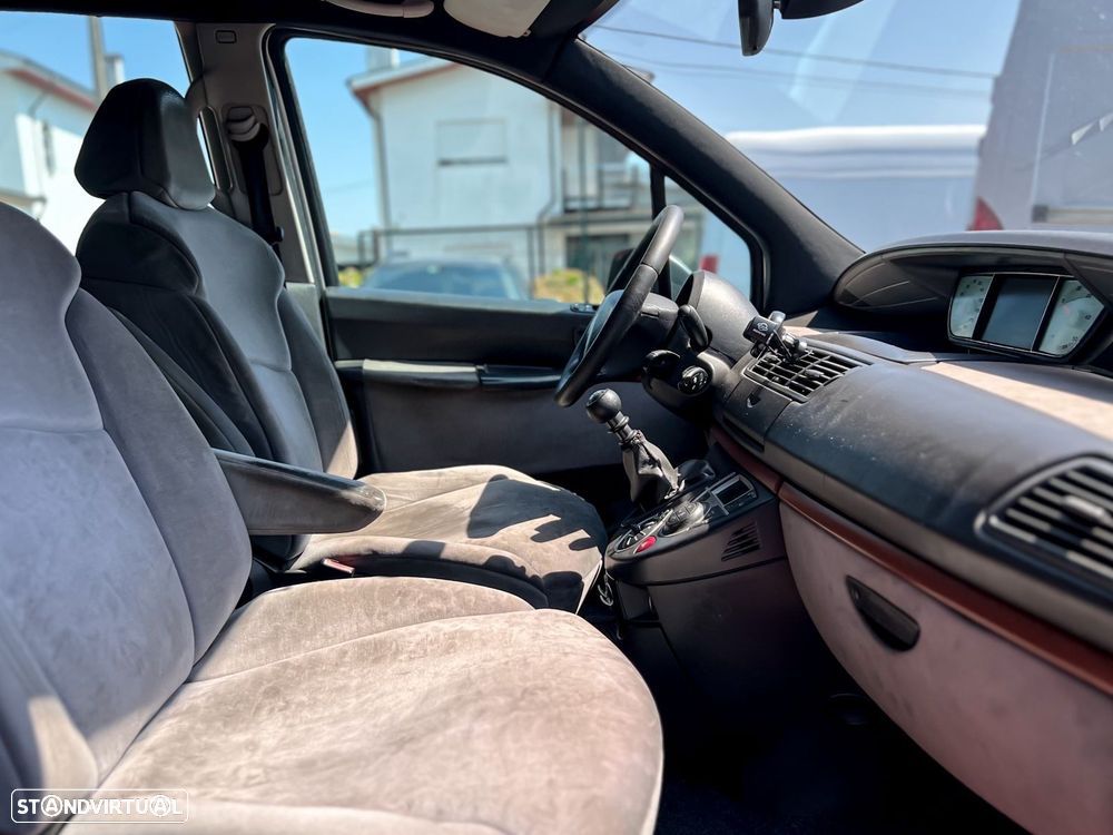 Citroën C8 2.2 HDi 16V Exclusive - 17
