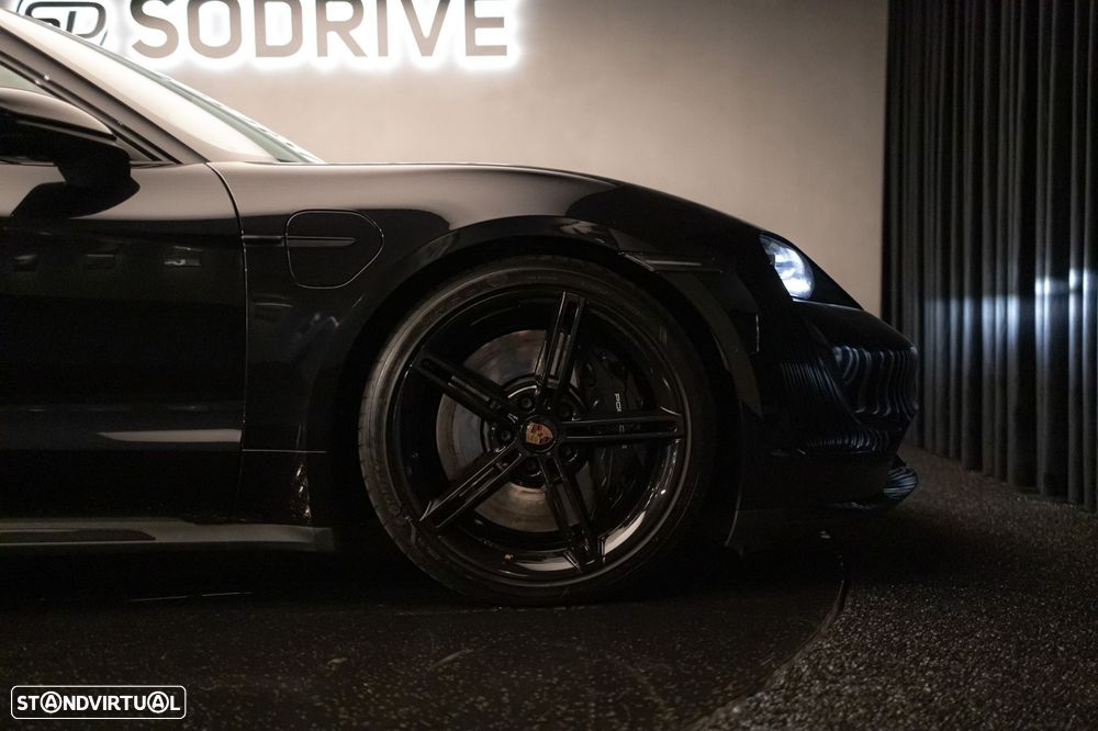 Porsche Taycan Turbo - 23