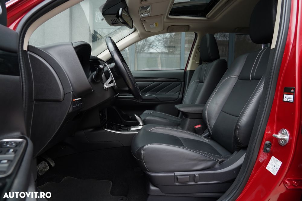 Mitsubishi Outlander 2.0 4WD Plus - 24