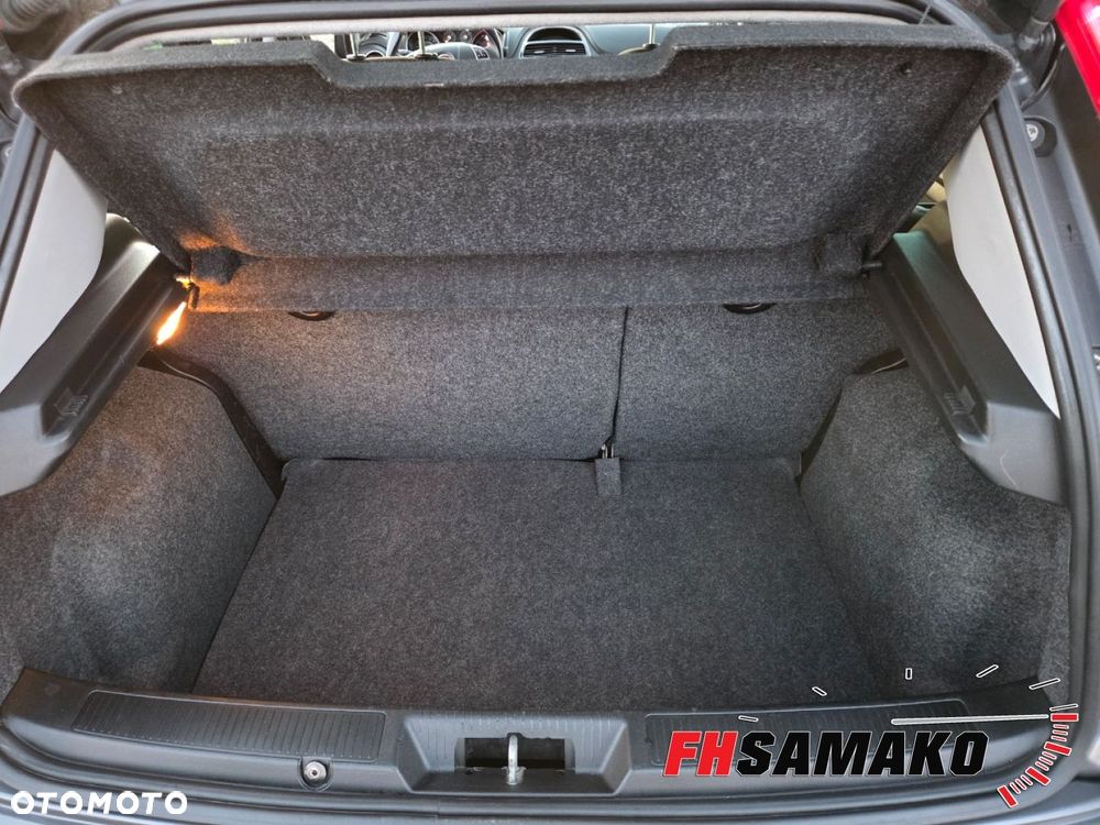 Fiat Punto 1.2 Young - 23