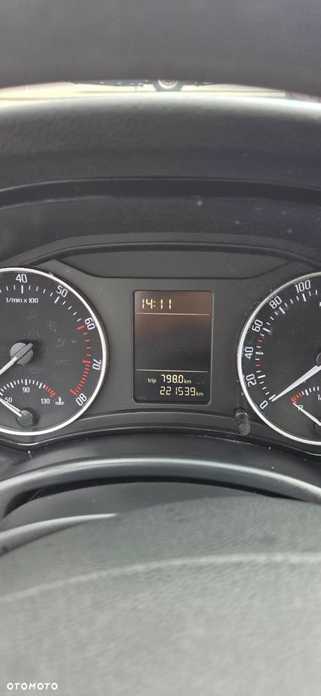 Skoda Octavia 1.6 Tour - 12