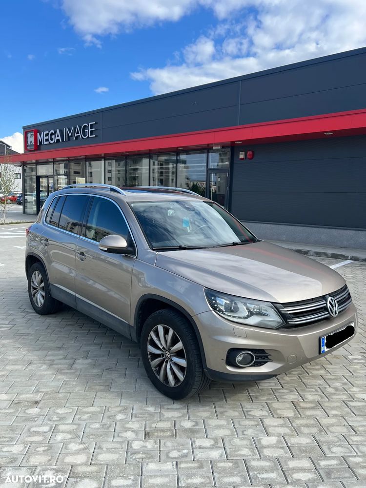 Volkswagen Tiguan - 1