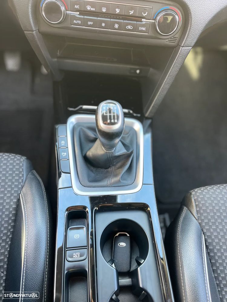 Kia XCeed 1.6 CRDi MHEV Tech - 9