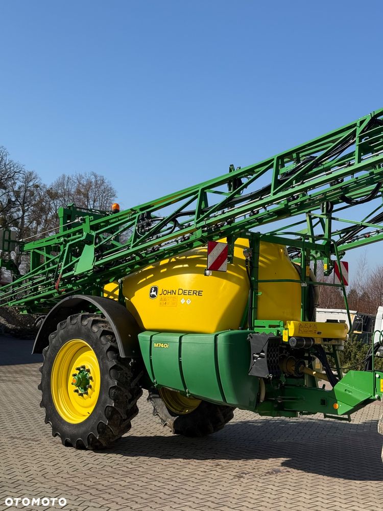 John Deere M740i - 1