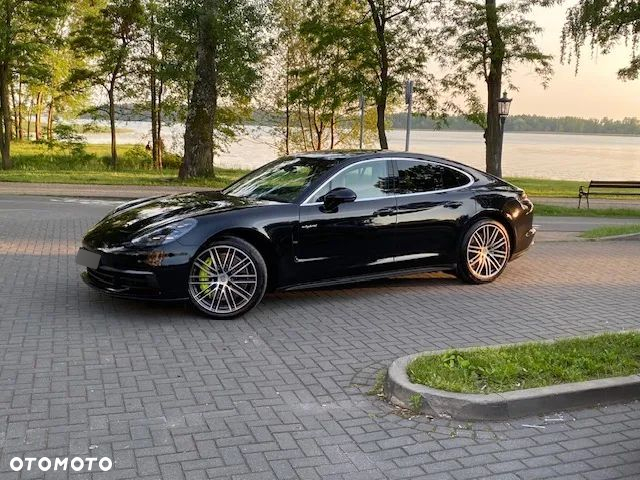 Porsche Panamera 4 E-Hybrid - 3